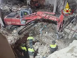 Crollo a Messina: &laquo;Crepe nei pilastri&raquo; e vibrazioni segnali del disastro annunciato