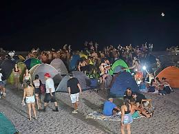 Da Fondachello a Cottone il &ldquo;popolo delle stelle&rdquo; ha conquistato le spiagge