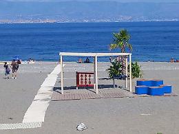 Un tuffo dove il mare &egrave; pi&ugrave; blu...