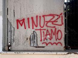 L&rsquo;amore per &ldquo;Minuzzi&rdquo; colpisce ancora: nuovi graffiti sul barocco di Catania