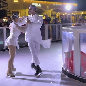 Natale a Sicilia Outlet Village: Winter Harmonies e la mostra Forever Young di Riccardo Zangelmi