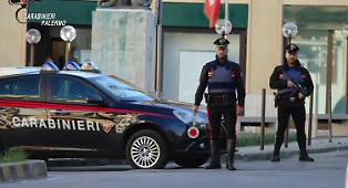 Palermo, incendio doloso distrugge mezzi di una ditta edile al Cep. Controlli e alta tensione allo Zen