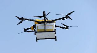 Antidrone intercetta corrieri volanti a Poggioreale: sequestrati due droni, 15 cellulari e sostanze stupefacenti