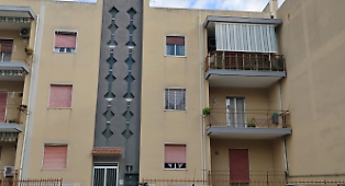 Scicli e l'anziano fracassone, i condomini: "Per il nuovo anno chiediamo solo un po' di pace"