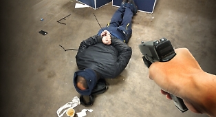 &laquo;In ginocchio con la pistola puntata noi ostaggi di una rapina stile narcos&raquo;