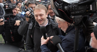 Garlasco, l&rsquo;udienza che spiazza tutti: Stasi in aula a Pavia, Sempio assente e la perizia che divide