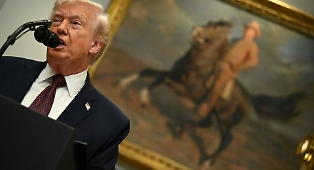 Siria, Trump annuncia una &laquo;fortissima rappresaglia contro l'Isis&raquo;