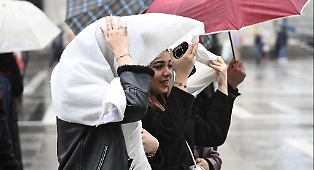 Ciclone di Natale, Italia spaccata in due: freddo tagliente al Nord, mite e ventoso al Centro-Sud