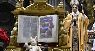 "Trattare uomini come merce": Leone XIV denuncia l'economia nella prima Messa natalizia