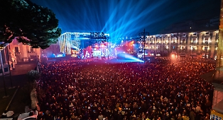 Capodanno in Sicilia, tutti gli appuntamenti gratuiti nelle piazze. Diversi big della musica italiana in concerto, dj set e fuochi