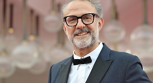 La cucina come linguaggio: Bottura invita l'Italia a riattualizzare la tradizione tra sostenibilit&agrave;, inclusione e il dibattito sulla 50