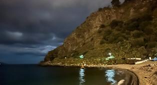 Allarme sulla spiaggia a Milazzo: trovato cadavere di un uomo sulla battigia