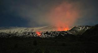 Etna, continua l'eruzione iniziata a Capodanno: il campo lavico in Valle del Bove &egrave; ancora alimentato