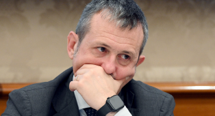 Scandalo Delmastro, Meloni: &laquo;E' stato leggero, ma a due giorni dal referendum forse... "una manina"&raquo;