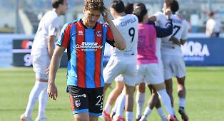 Il Catania s'&egrave; smarrito: fischi, maglie a terra e zero certezze. &laquo;Senza dignit&agrave;&raquo;