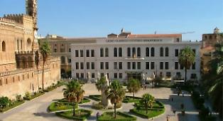 Palermo, professoressa di lettere del liceo classico Vittorio Emanuele muore in classe durante un'interrogazione