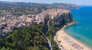 Il mare a Enna: la Sicilia delle promesse pre-elettorali