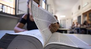 Notte prima degli esami, lettera ai maturandi: &laquo;Non siete sbagliati, &egrave; solo adrenalina&raquo;