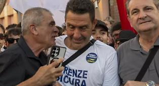 Vannacci sbarca a Firenze: passeggiata "identitaria", contestazioni e il pressing sul CPA