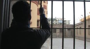 Rivolta nel carcere di Enna sedata dalla penitenziaria: allarme sovraffollamento e nuovi tumulti in Sicilia