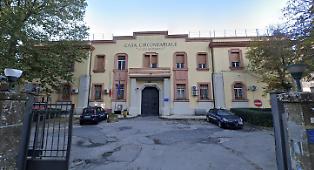 Carcere di Enna, violenta protesta dei detenuti: da giorni telefonate bloccate, stamattina scoppia la rivolta