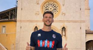 Catania, annunciato il difensore Perrotta: si &egrave; gi&agrave; allenato a Norcia