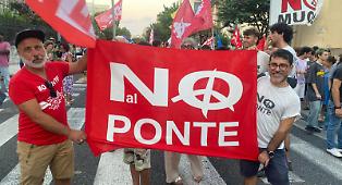 No Ponte, la protesta si sposta in piazza: "Societ&agrave; Stretto di Messina va chiusa subito" 