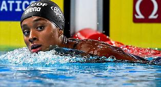 Europei di nuoto, l&rsquo;Italia accelera a Parigi: Martinenghi d&rsquo;oro, Gastaldi d&rsquo;argento, Curtis bronzo da record
