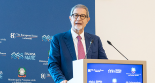 Musumeci a "Bar Italia": &laquo;L'aeroporto di Fontanarossa non pu&ograve; essere un hub internazionale, manca lo spazio&raquo;