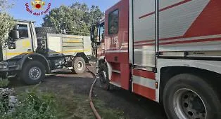 Sciacca nella morsa delle fiamme: fumo tossico a Makauda, sei in ospedale (pure un neonato)