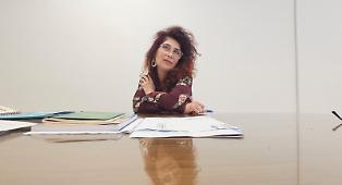 Vandali a scuola nel quartiere a rischio, dopo l'ennesimo blitz la preside veglia tra i banchi: &laquo;Li aspetto qui&raquo;