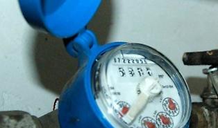 Bollette Aica, scoppia il caso conguagli: "Sono illegittimi, violate le regole sulle letture"