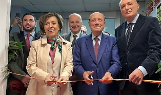 Assunti per stare in ospedale, finiti negli uffici regionali con stipendi a tre zeri. Ecco la lista dei &ldquo;comandati&rdquo; dai parenti noti