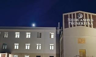 Enna, inaugurata nuova sede della Facoltà di Medicina dell’Università romena: «Abbiamo cominciato 10 anni fa in un garage»