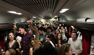 Sicilia Express: &laquo;Un viaggio della speranza, ma in compagnia&raquo;, il treno che avvicina l'Isola all'Italia