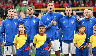 Fratelli d&rsquo;Italia senza il &ldquo;s&igrave;&rdquo;: come un decreto silenzioso ha cambiato il nostro inno e perch&eacute; il grido finale non si pu&ograve; pi&ugrave; pronunciare