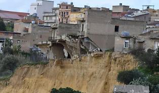 Il crollo della palazzina di tre piani dell'architetto Roberto Palumbo: &laquo;Non era abusiva, doveva essere indistruttibile&raquo;