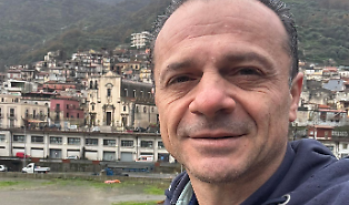"Le case servono adesso": la proposta di Cateno De Luca per sistemare subito gli sfollati