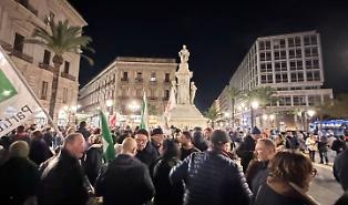 La festa del fronte del "S&igrave;" nelle piazze di Palermo e Catania: &laquo;Una risposta al modo in cui la destra costruisce il consenso&raquo;