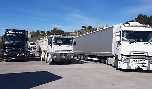 Trasportatori, la protesta &laquo;non si ferma&raquo;. E la Regione annuncia un piano da 25 milioni per il caro carburanti