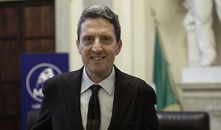 Buttafuoco: &laquo;Schifani lasci, sia generoso e vada a Roma. Regione, il futuro &egrave; Mul&egrave;&raquo;