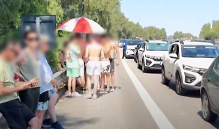 A19, code chilometriche e ombrelloni in autostrada: odissea verso il mare