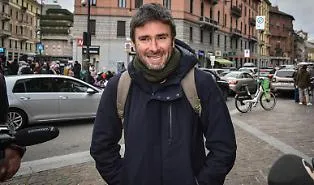 Il governo italiano pronto a mobilitare un aereo per riportare a casa Alessandro Di Battista | Il malore a Cuba: &laquo;E' grave&raquo;&nbsp;| Il Dibba, ritratto di un ribelle