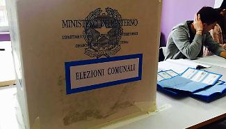 Crisi di nervi nelle due coalizioni: centrosinistra spaccato su Todaro, crepe nel centrodestra