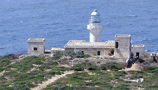 Faro di Capo Murro di Porco abbandonato e invaso dai rifiuti