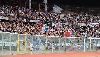 Bomba carta durante Catania-Potenza, ferito un ventenne in curva Nord