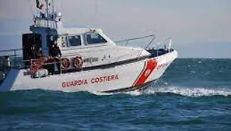 Due corpi alla deriva recuperati all'Arenella dalla guardia costiera