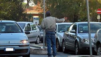 A Catania la mafia pretende il pizzo dai posteggiatori abusivi