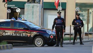 Palermo, incendio doloso distrugge mezzi di una ditta edile al Cep. Controlli e alta tensione allo Zen