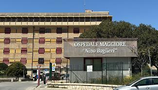 Modica, uomo si presenta al pronto soccorso con lividi in tutto il corpo e il volto tumefatto: indagini in corso